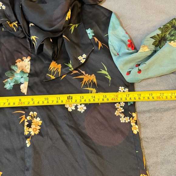 Zara Black Floral Ruffled Blouse

#1102 - Picture 2 of 7